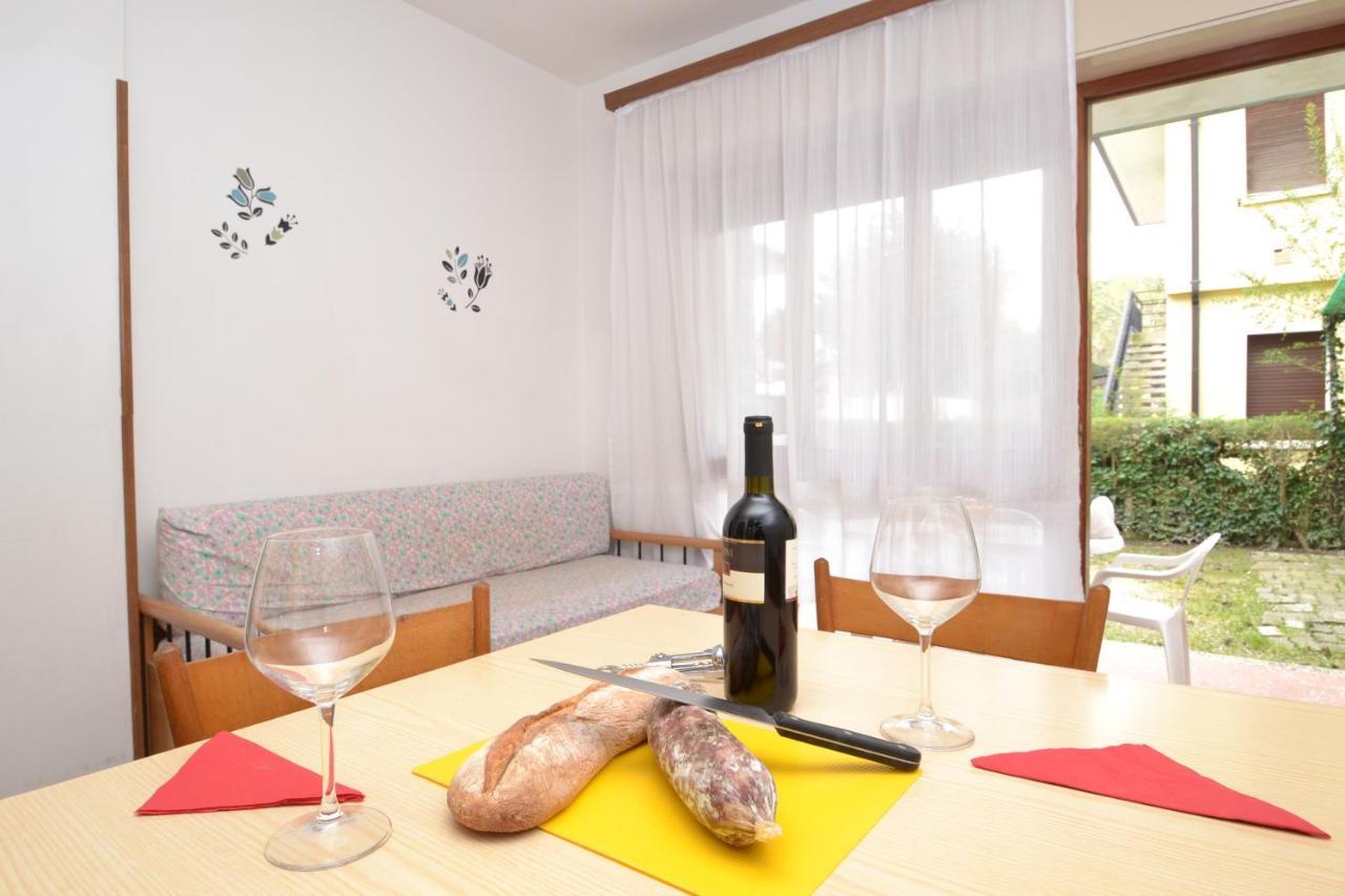 Park Apartment Бибионе Екстериор снимка