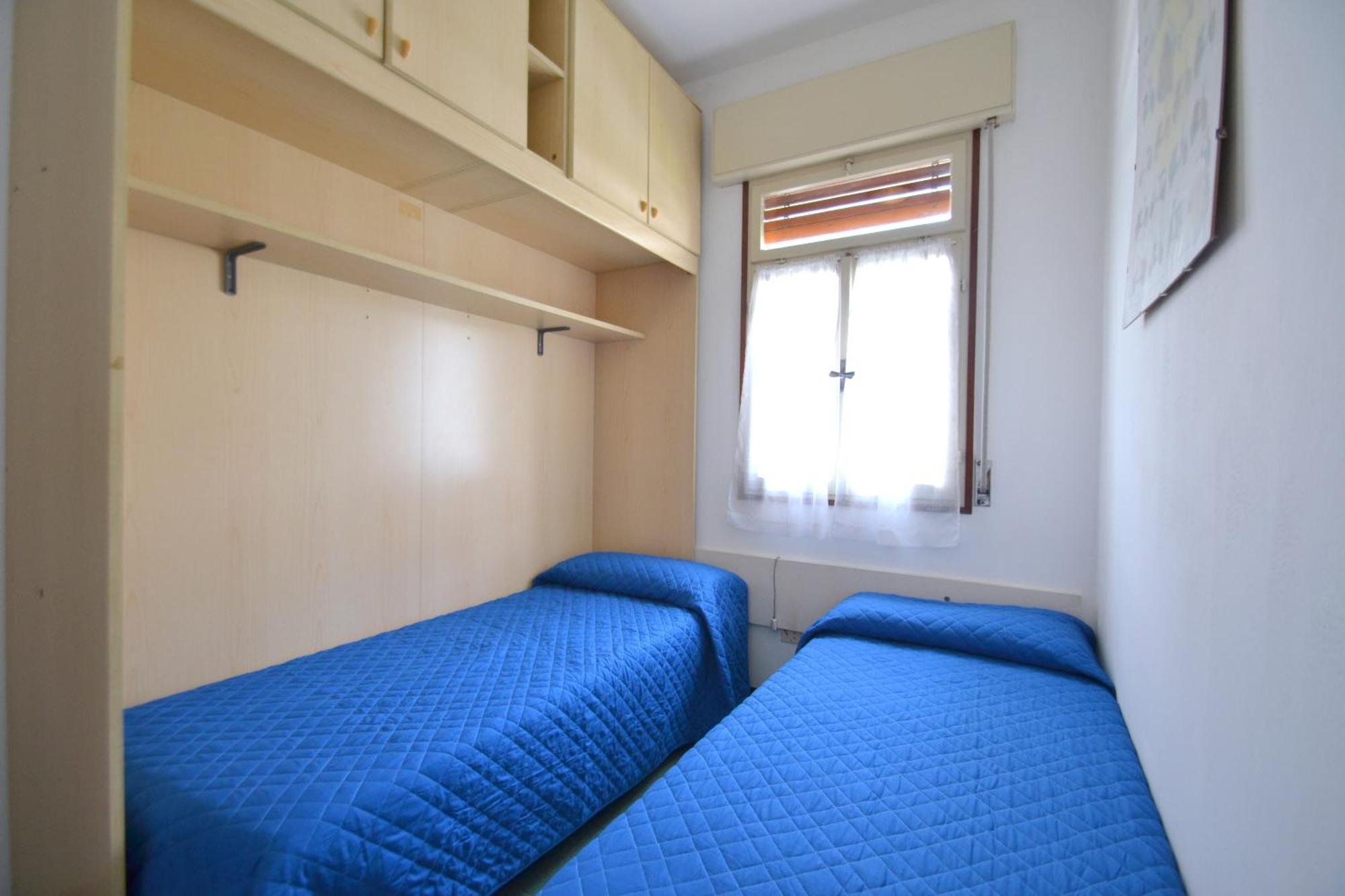 Park Apartment Бибионе Екстериор снимка