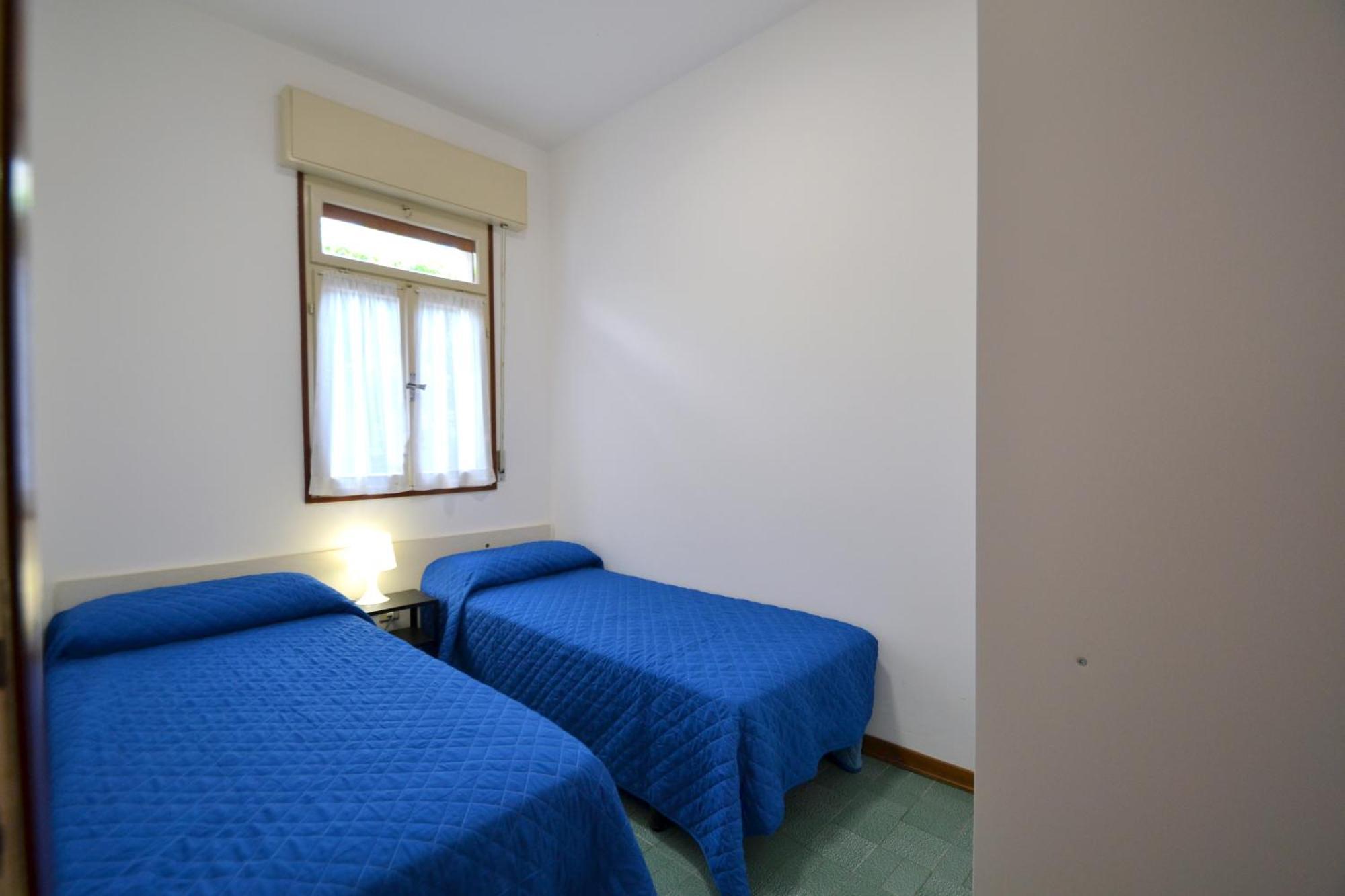 Park Apartment Бибионе Екстериор снимка