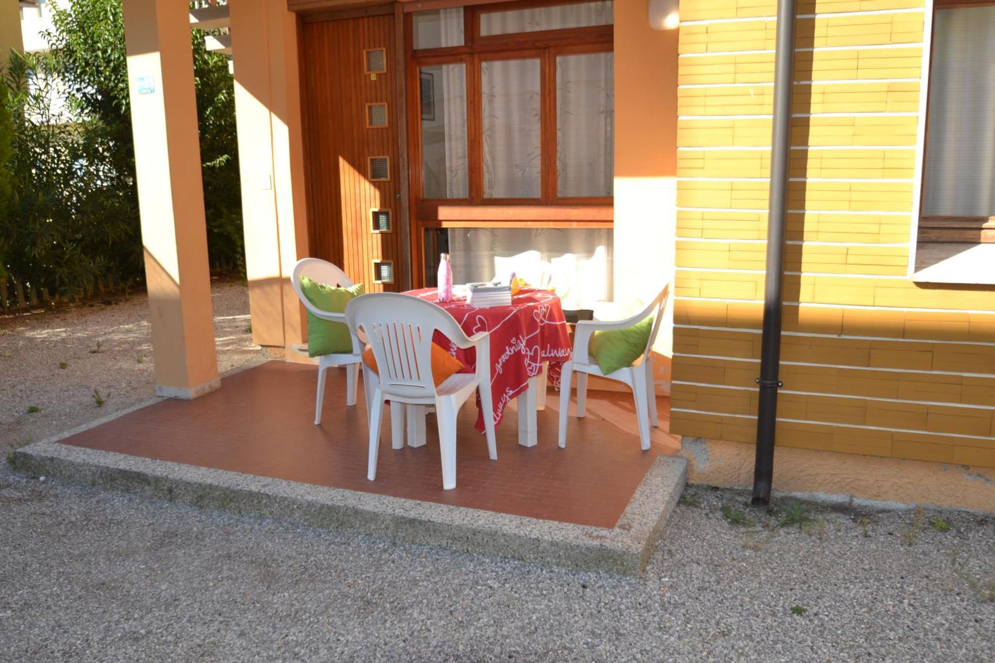 Park Apartment Бибионе Екстериор снимка